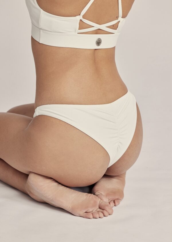 光環抓褶微丁泳褲｜Halo Ruched Thong｜月光白